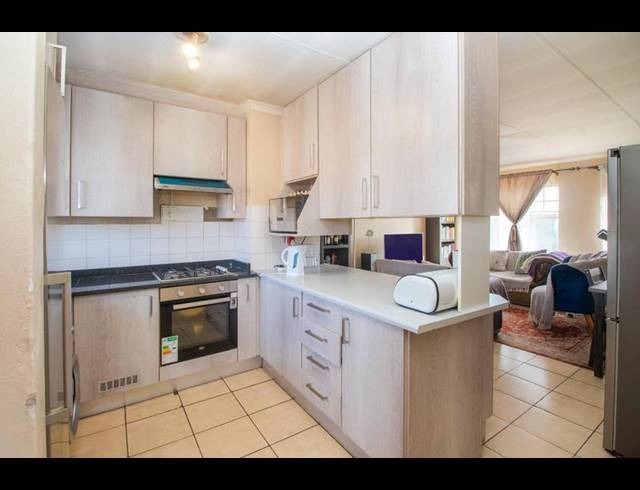 2 BEDROOM APARTMENT FOR SALE IN WELTEVREDEN PARK